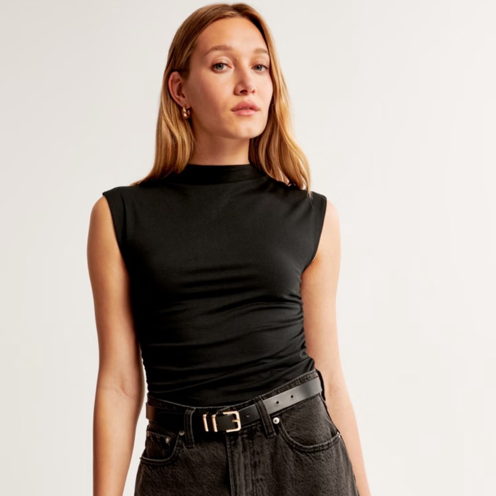 NWOT Abercrombie A&F Paloma Top Black Medium